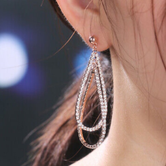 NEW 18k Gold Plated Beautiful Earrings - Picture 4 of 6